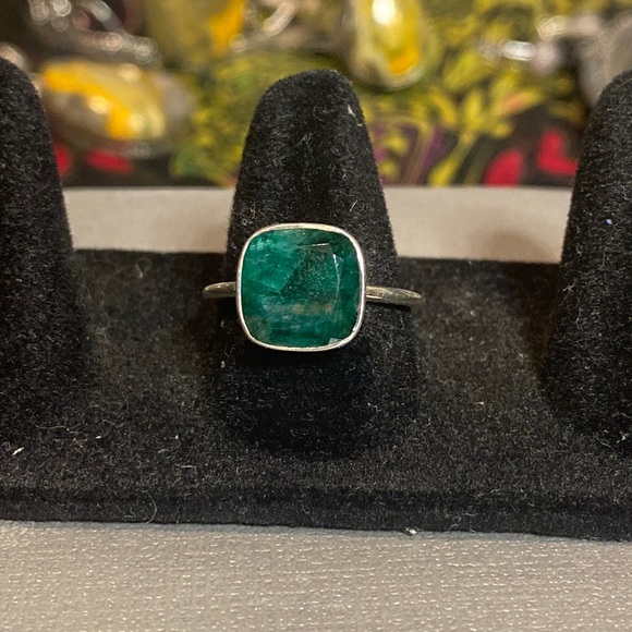 Solid Sterling Silver Emerald Ring - Picture 1 of 4